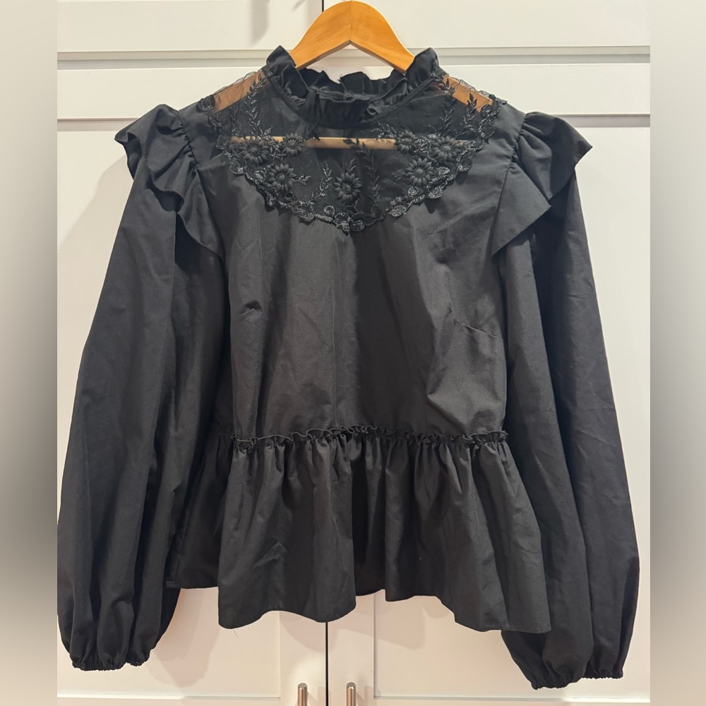 River Island Black long sleeve lace & ruffle top Women’s size 10 US